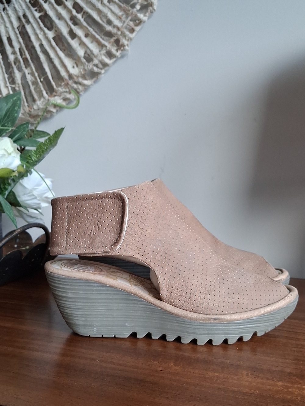 FLY LONDON Perforated Leather Wedge Nubuck Slingback Peep Toe ** Size 38 (7.5-8)